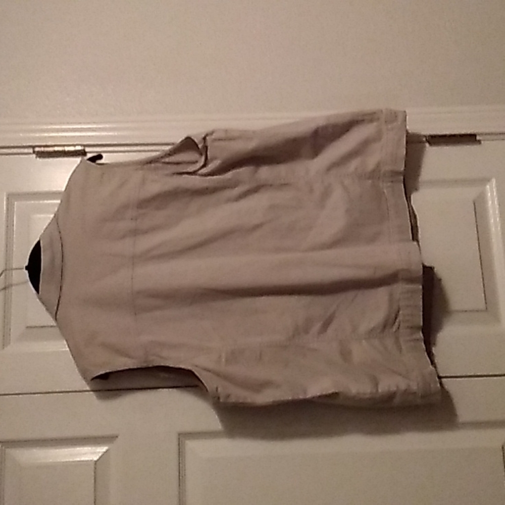 Vest - Picture 2 of 3